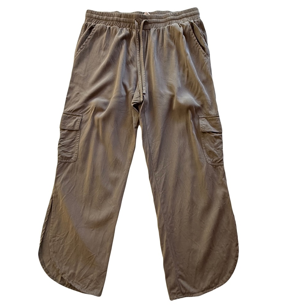 American Rag Tulip Hem Cropped Cargo Pants